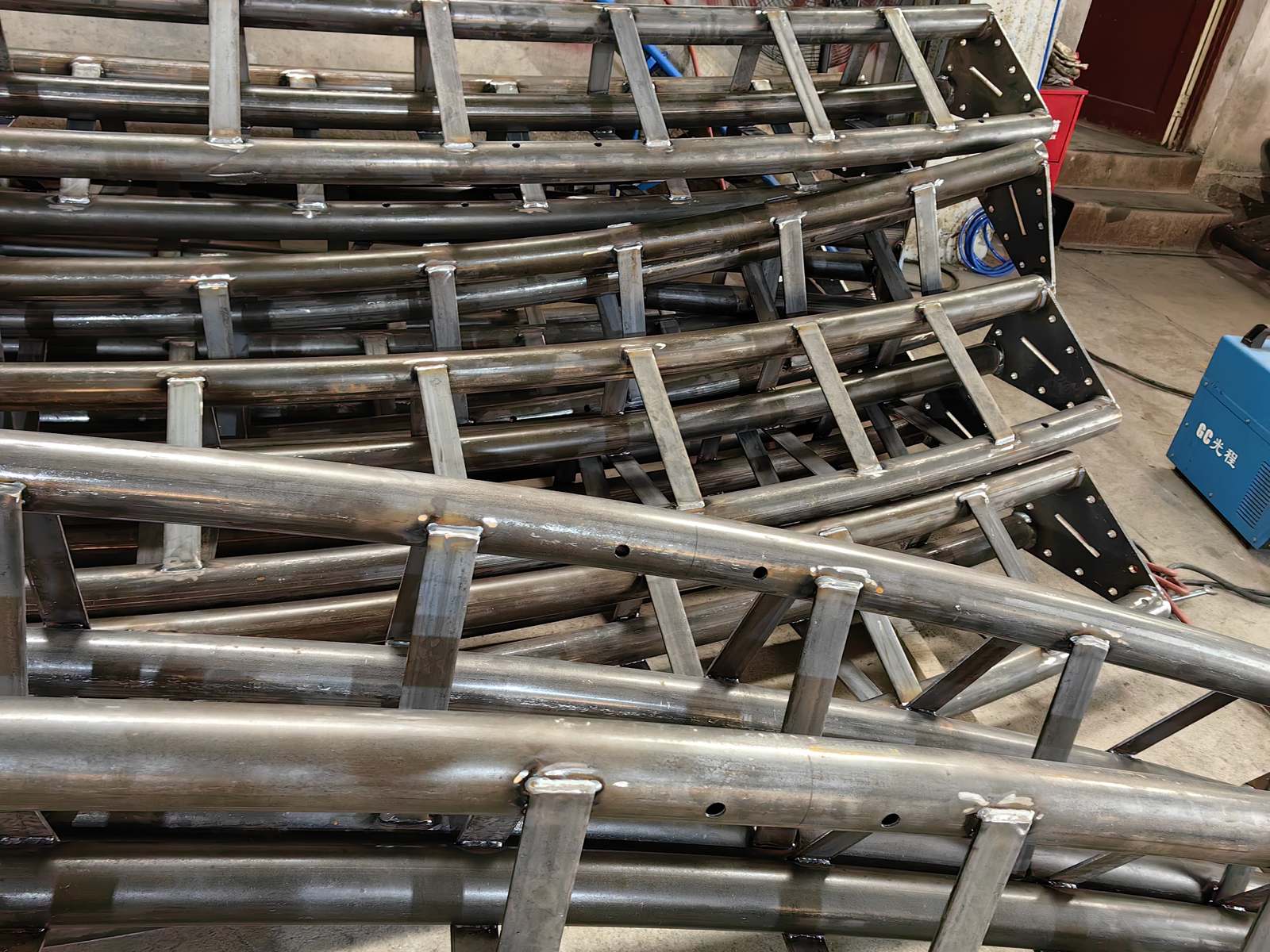 Frameless Corrugated Steel Arch Project 03