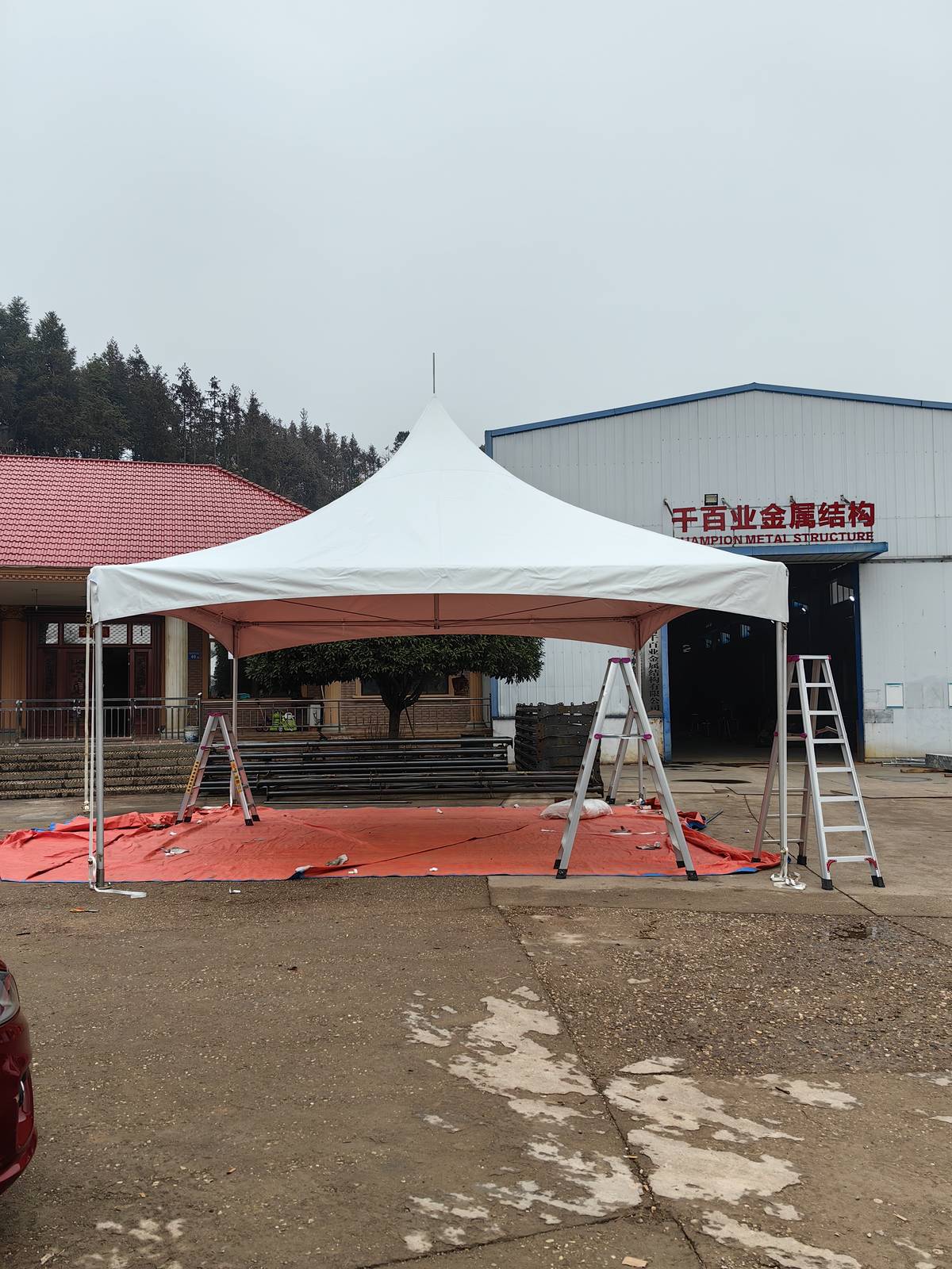 30m (100ft) 30m Black Frame Exhibition & Logistics Pavilion - 40m Length