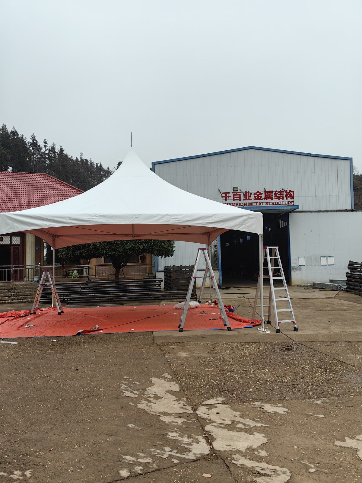 30m (100ft) 30m Black Frame Exhibition & Logistics Pavilion - 70m Length