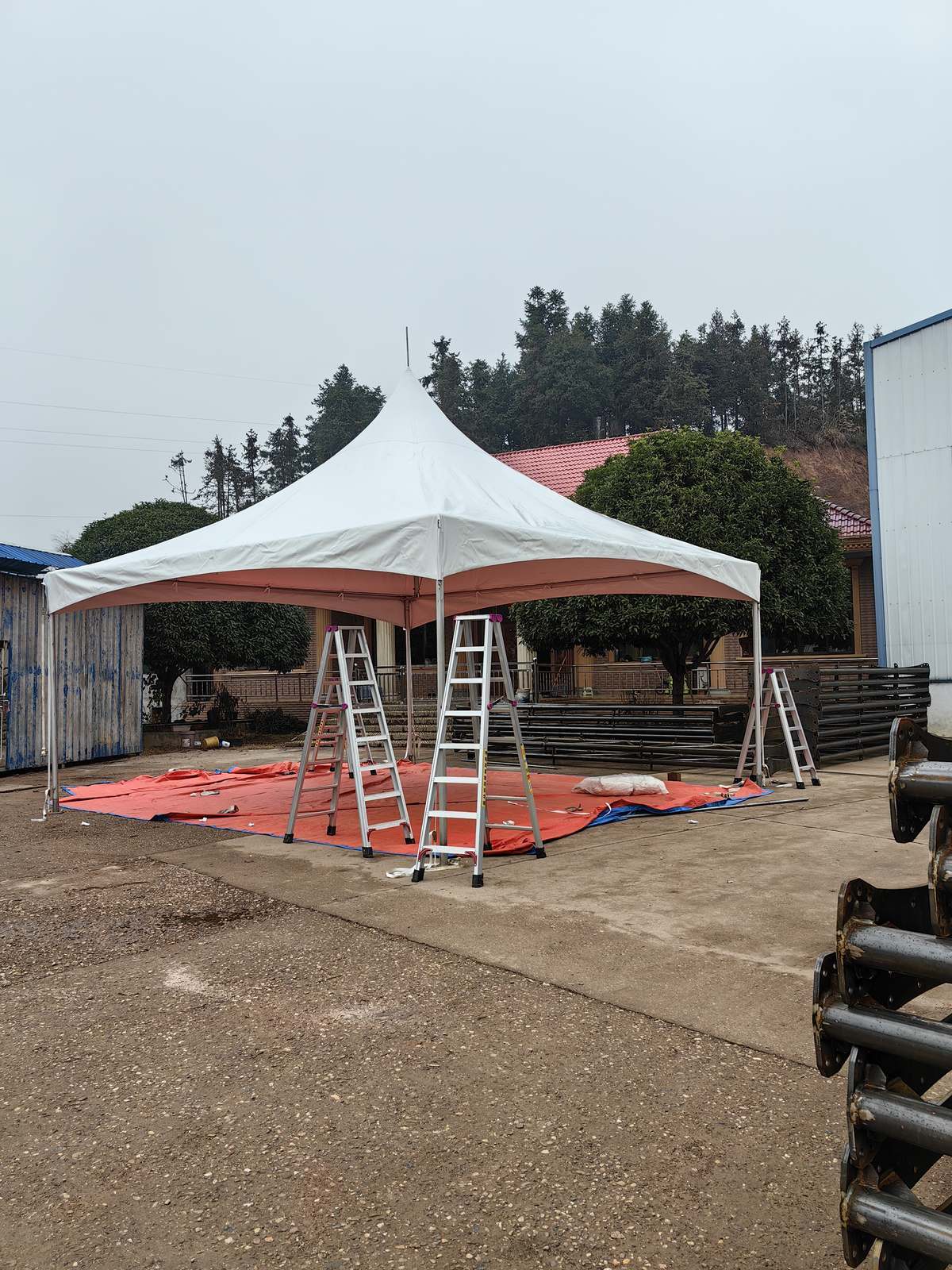 30m (100ft) 30m Black Frame Exhibition & Logistics Pavilion - 85m Length