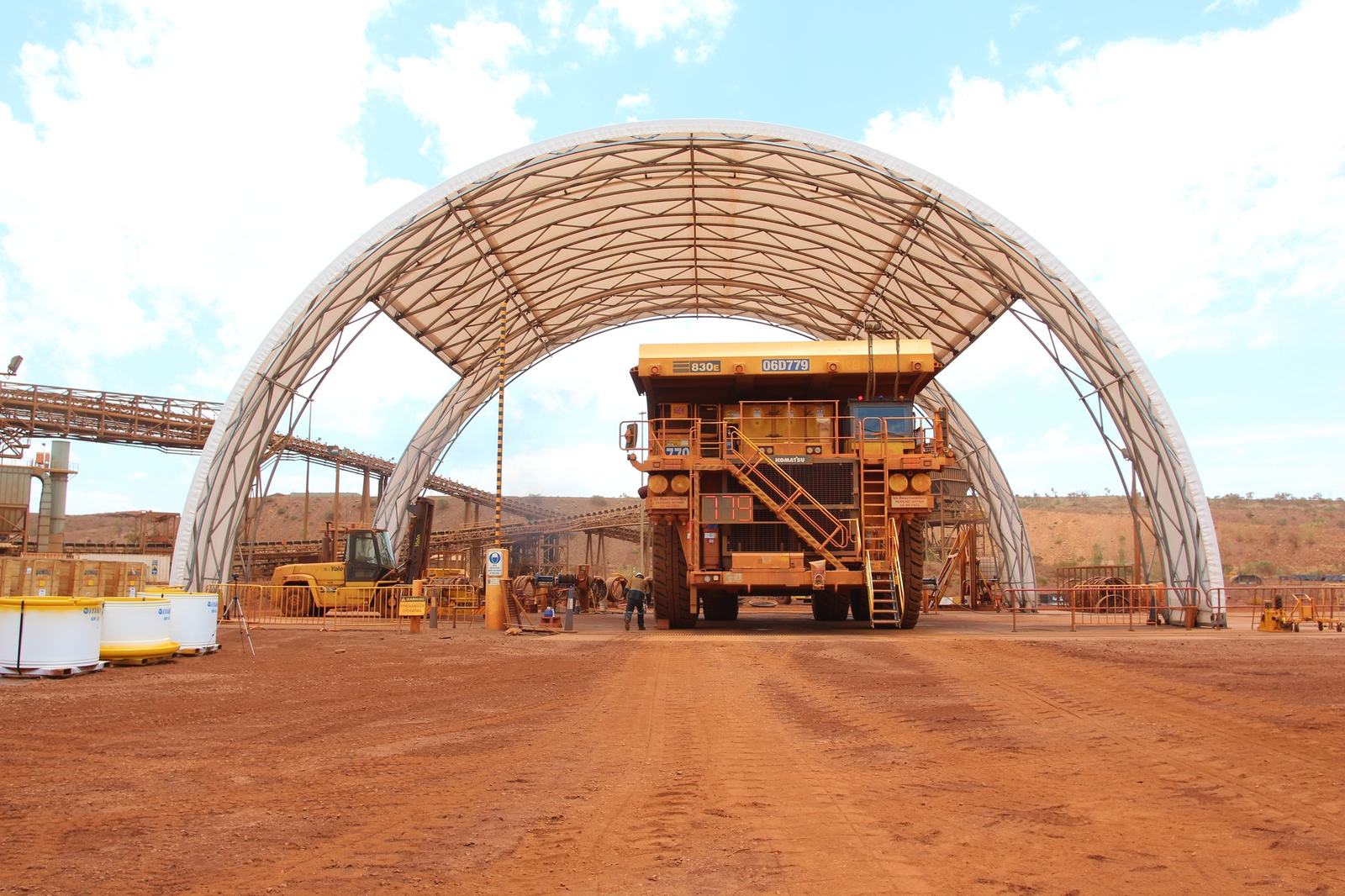 24m (80ft) x 70ft Heavy Double-Truss Container Shelter (CT80)