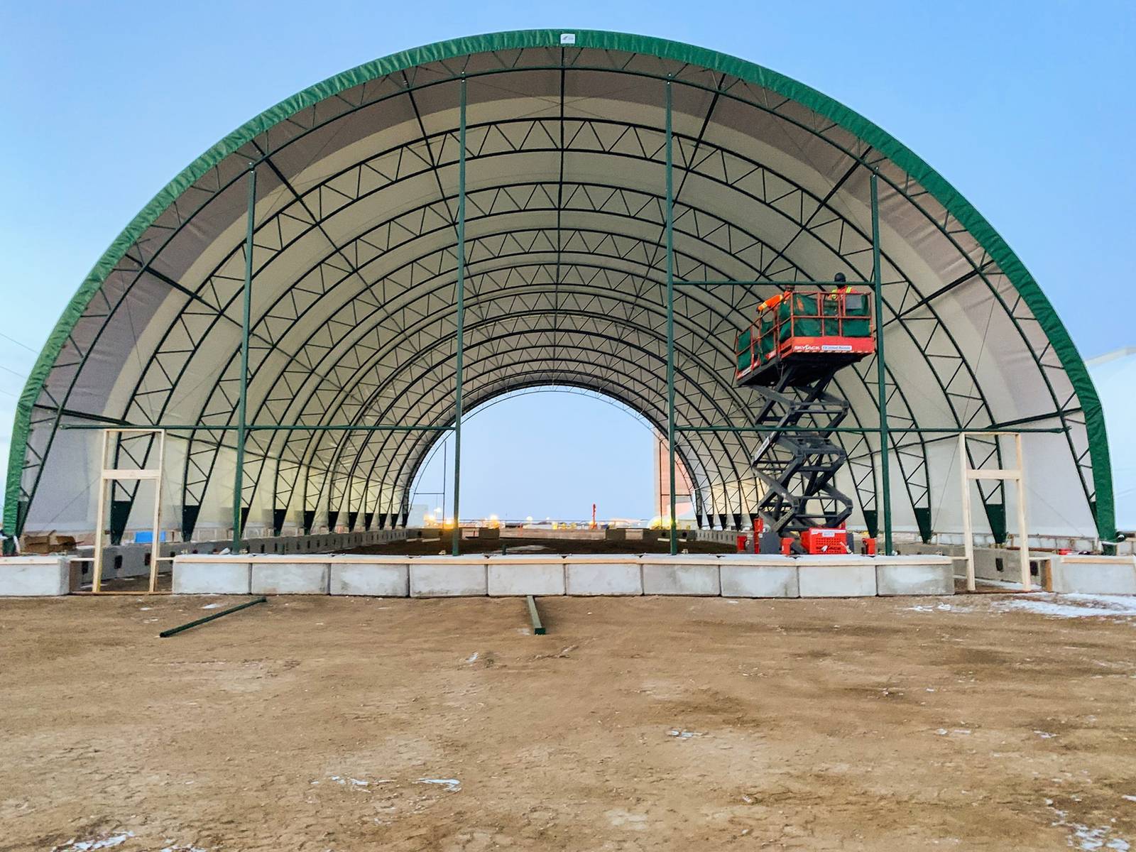 55m (180ft) x 280m Heavy Clear-Span Industrial Fabric Building (FB55)