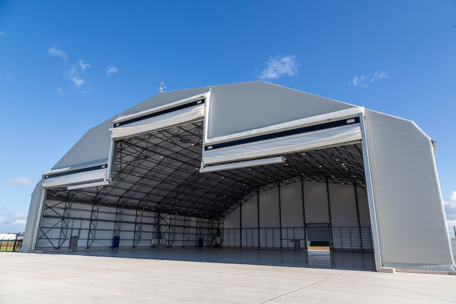 Wide-Angle Commercial Apron Aircraft Maintenance Complex