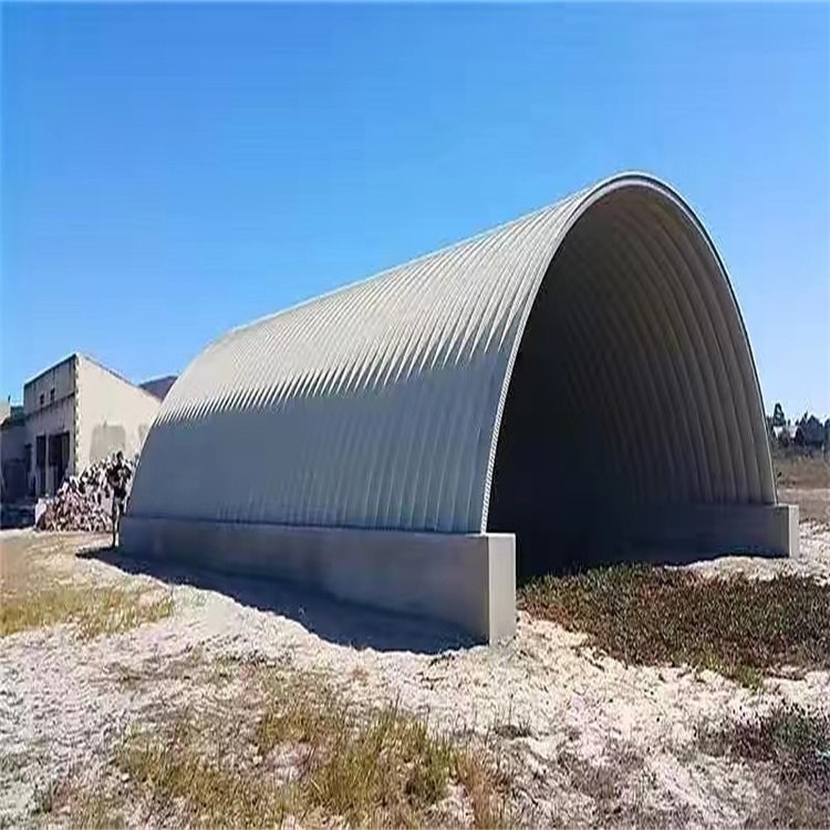 Self-supporting corrugated steel arch