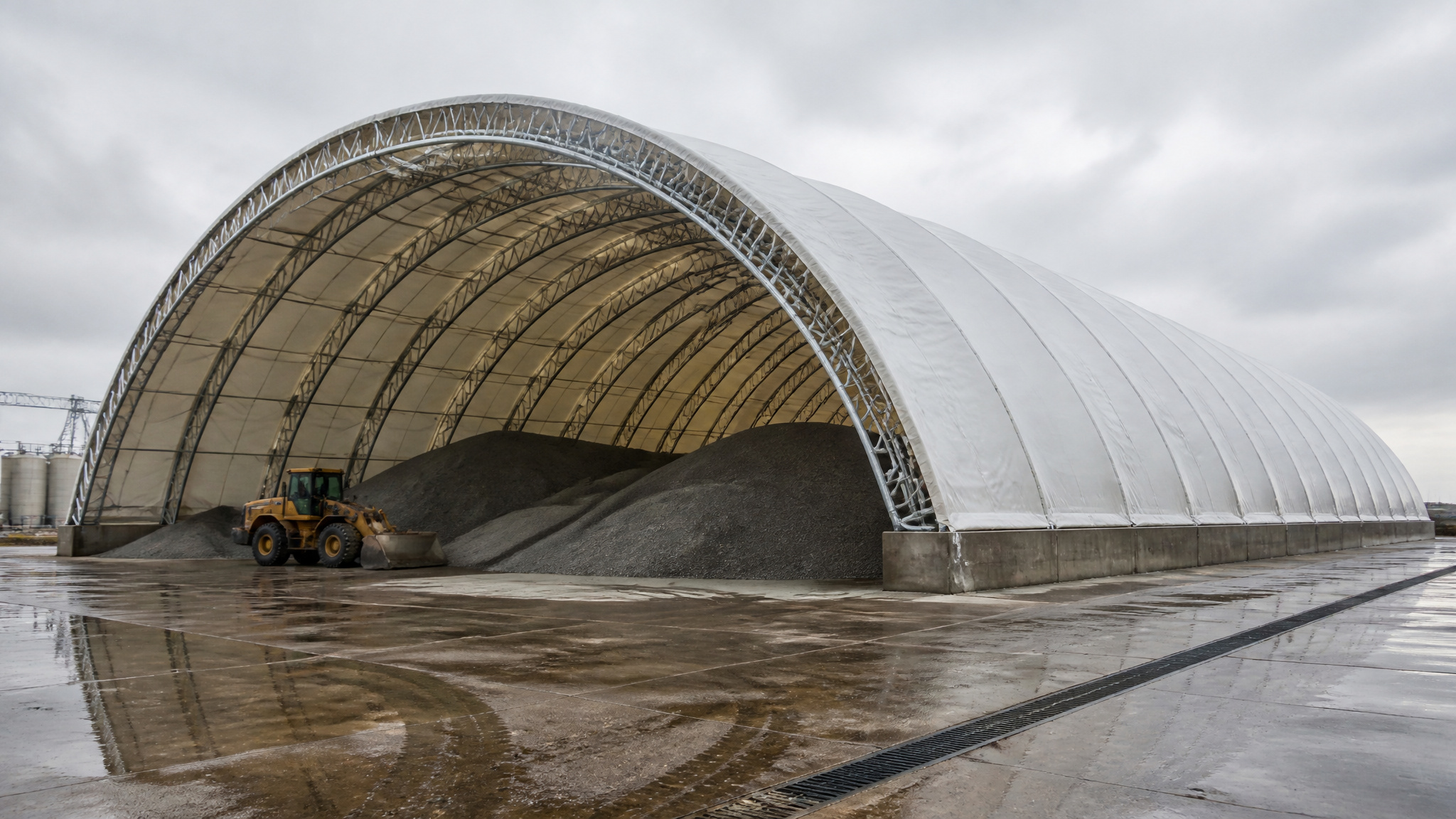 Double-truss fabric bulk storage building