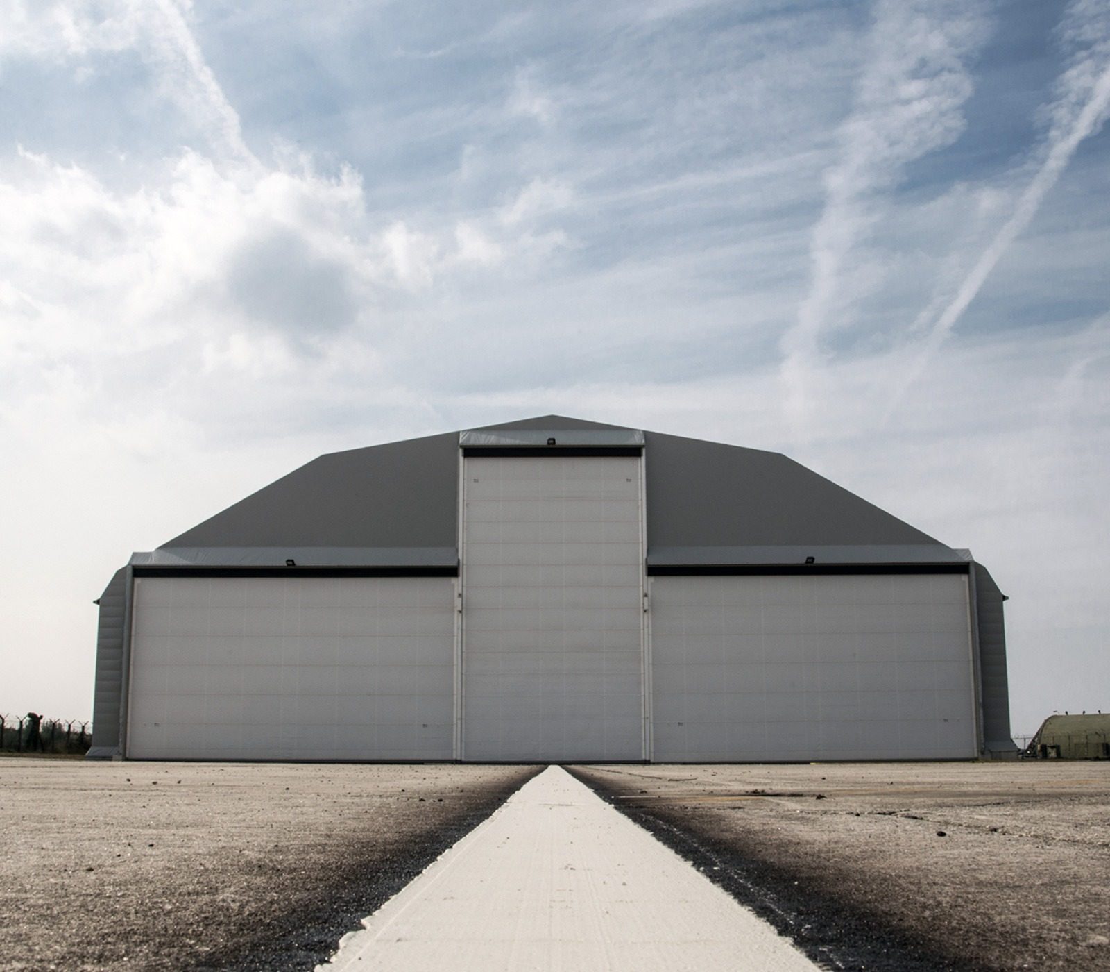 18m (60ft) Clear-Span Executive Turboprop Aircraft Hangar - 35m Length