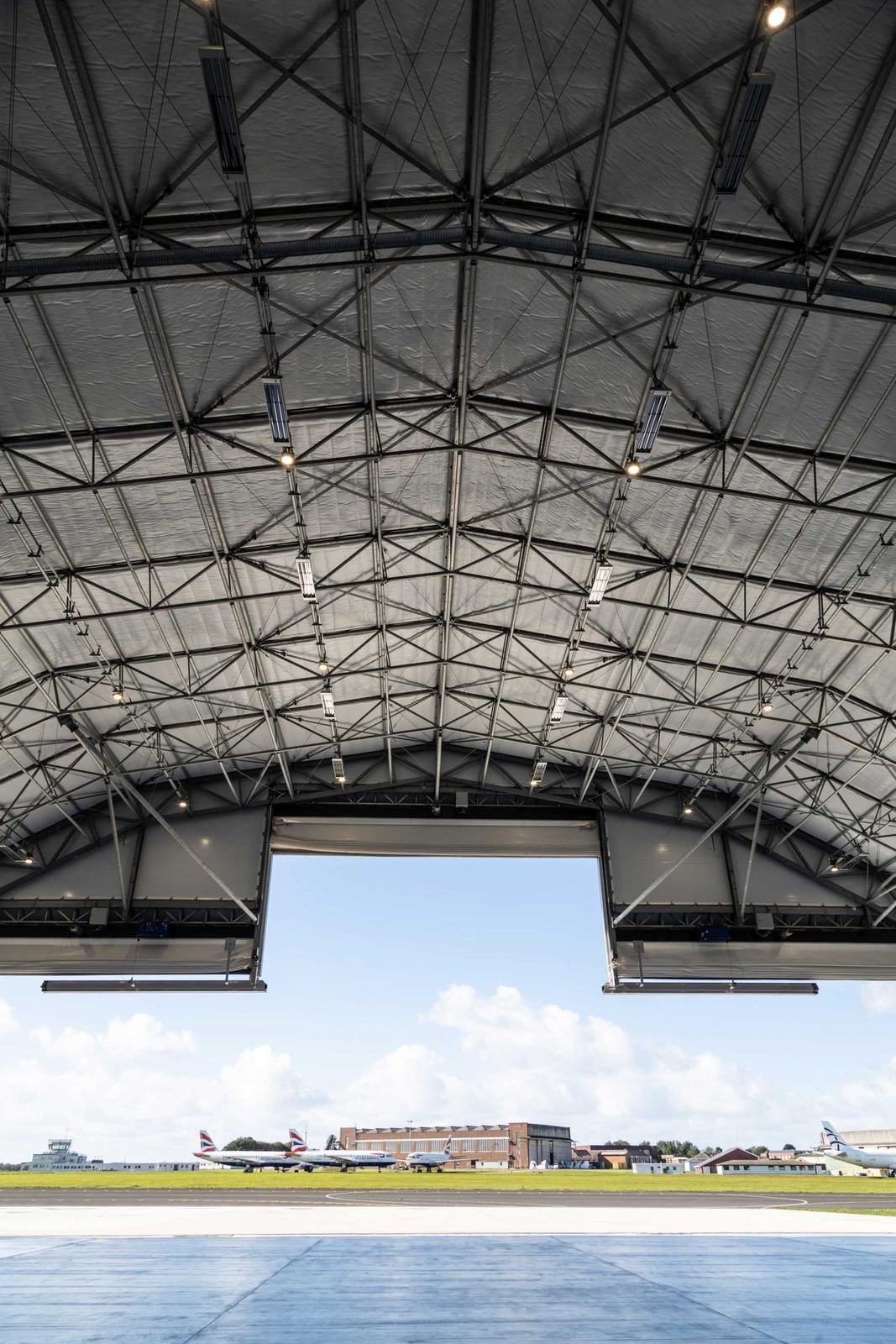 24m (80ft) Clear-Span Corporate Jet Base Hangar - 140m Length